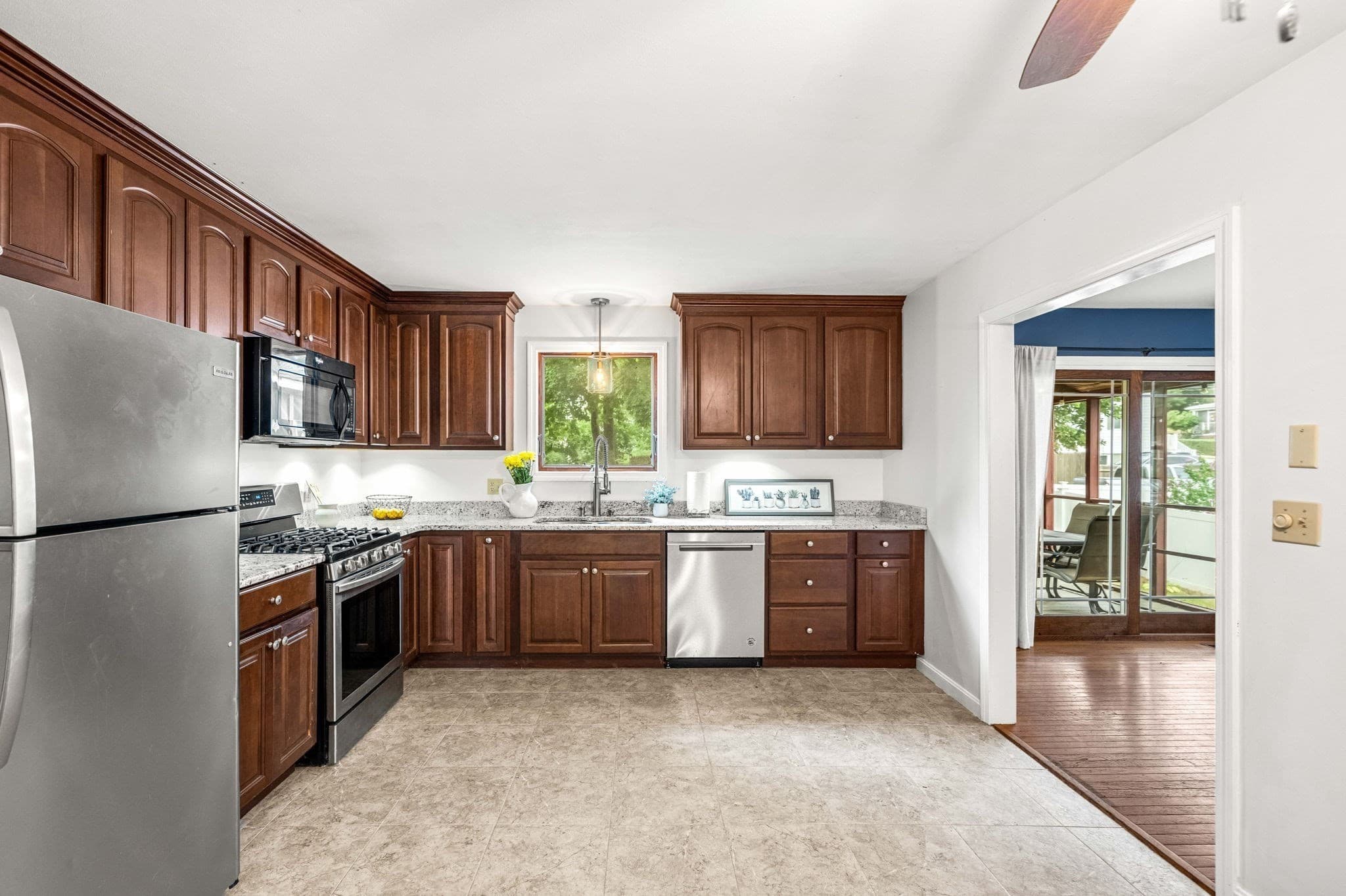 Single Family Residence at 21 Chester St, Amesbury MA 01913, Amesbury, photo 2 of 28