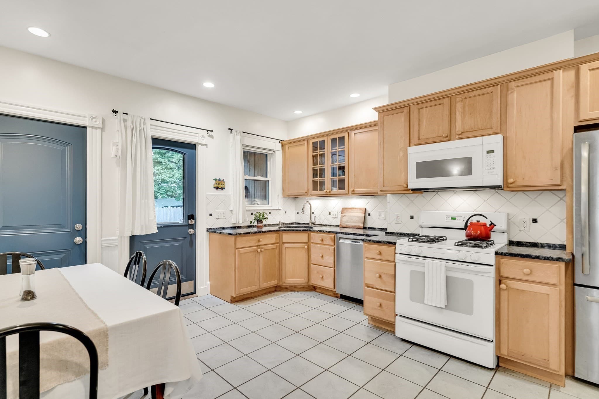 Condominium at 124 Chestnut St # 1, Brookline MA 02445, Brookline, photo 17 of 27
