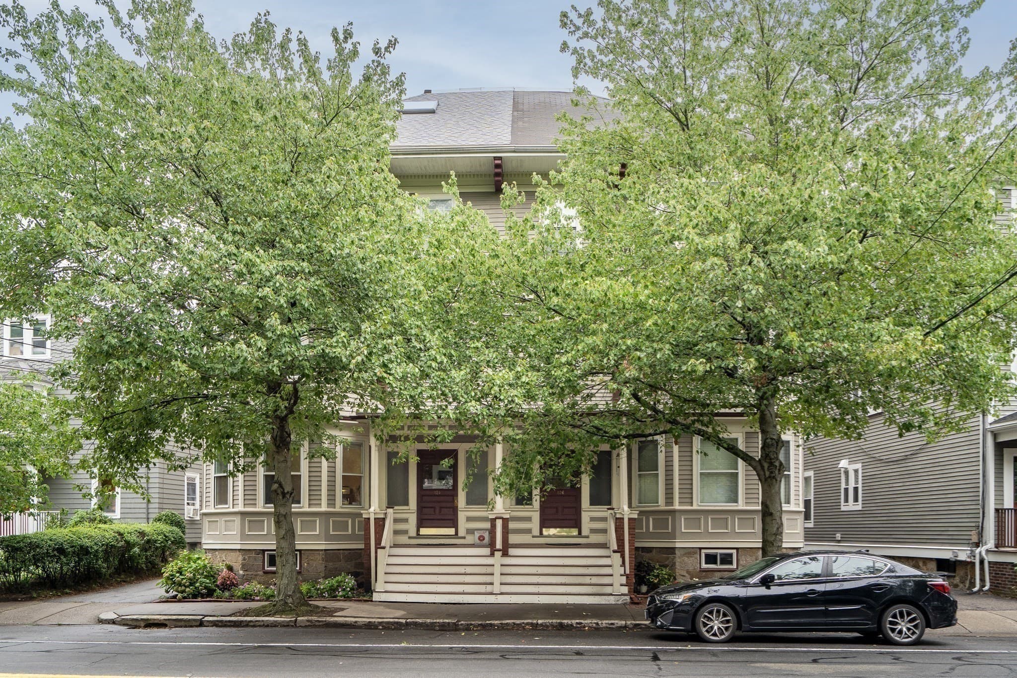 124 Chestnut St # 1, Brookline MA 02445