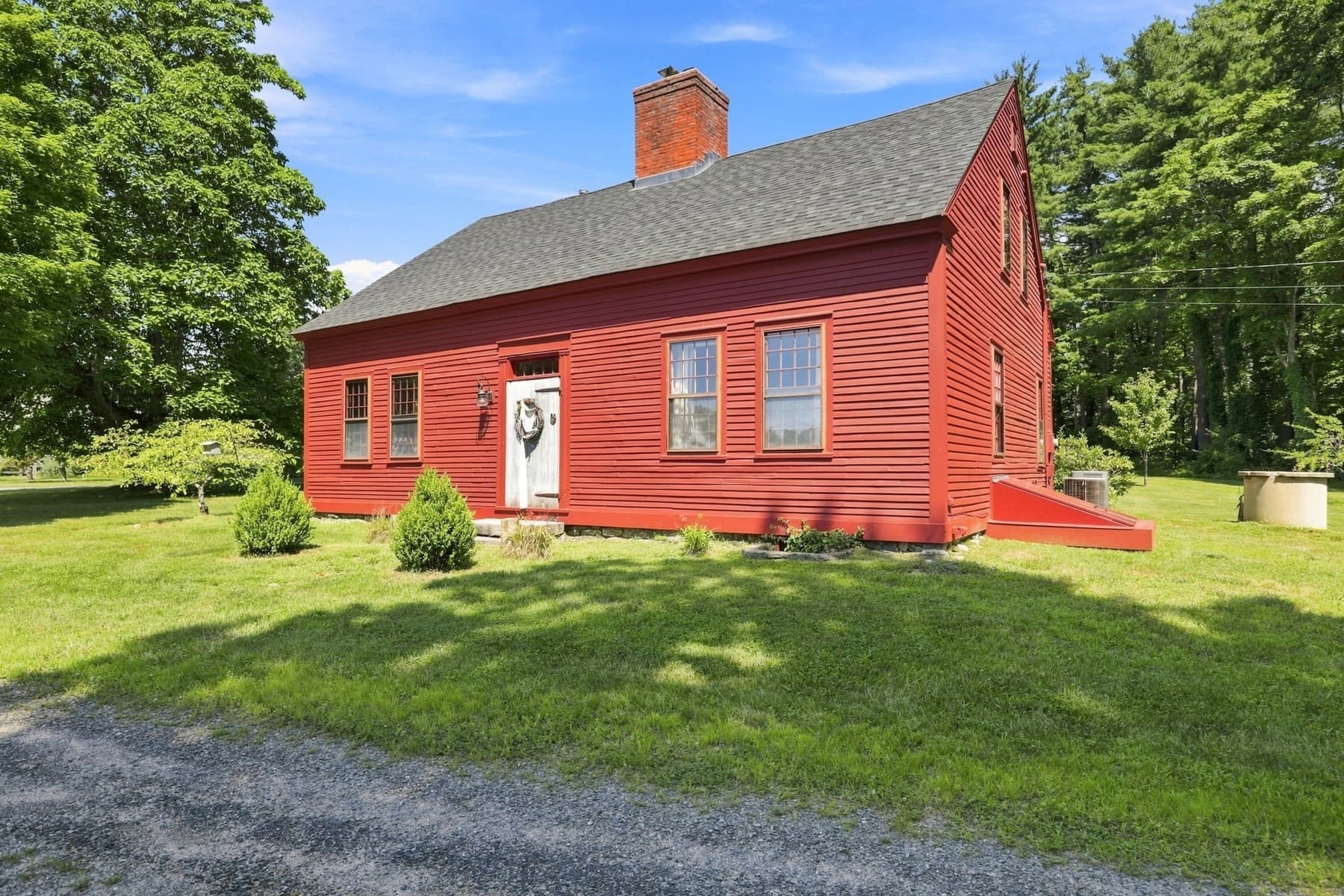 Single Family Residence at 1-1A Smith Ln, Amherst NH 03031, Amherst, photo 10 of 42
