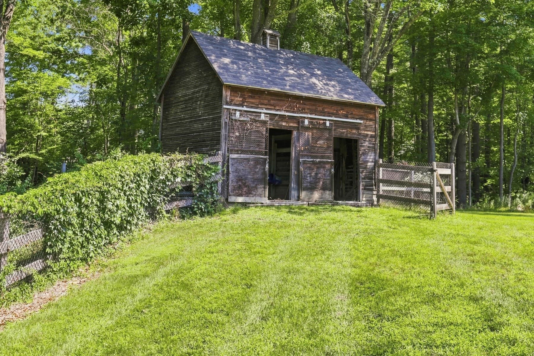 Single Family Residence at 1-1A Smith Ln, Amherst NH 03031, Amherst, photo 14 of 42
