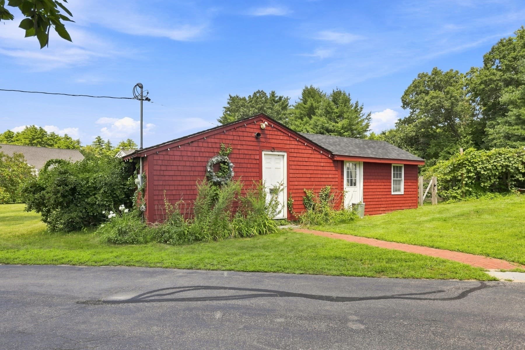 Single Family Residence at 1-1A Smith Ln, Amherst NH 03031, Amherst, photo 11 of 42
