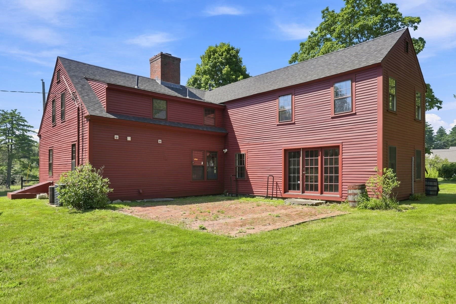 Single Family Residence at 1-1A Smith Ln, Amherst NH 03031, Amherst, photo 8 of 42