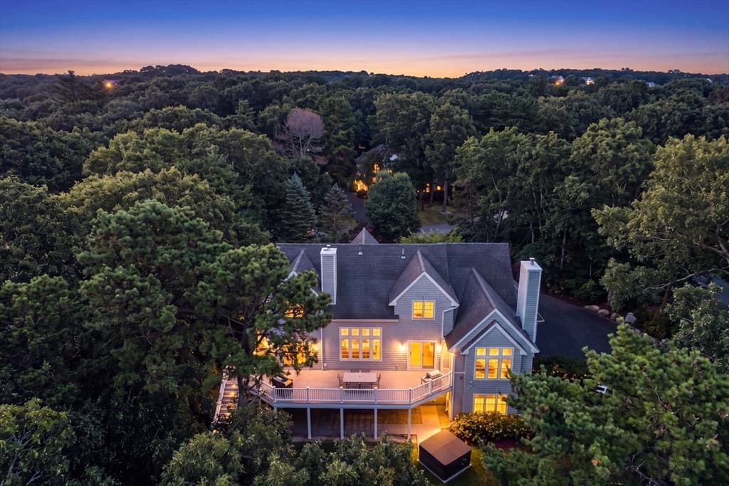 Single Family Residence at 28 Longshank Cir, Falmouth MA 02536, Falmouth, photo 2 of 31