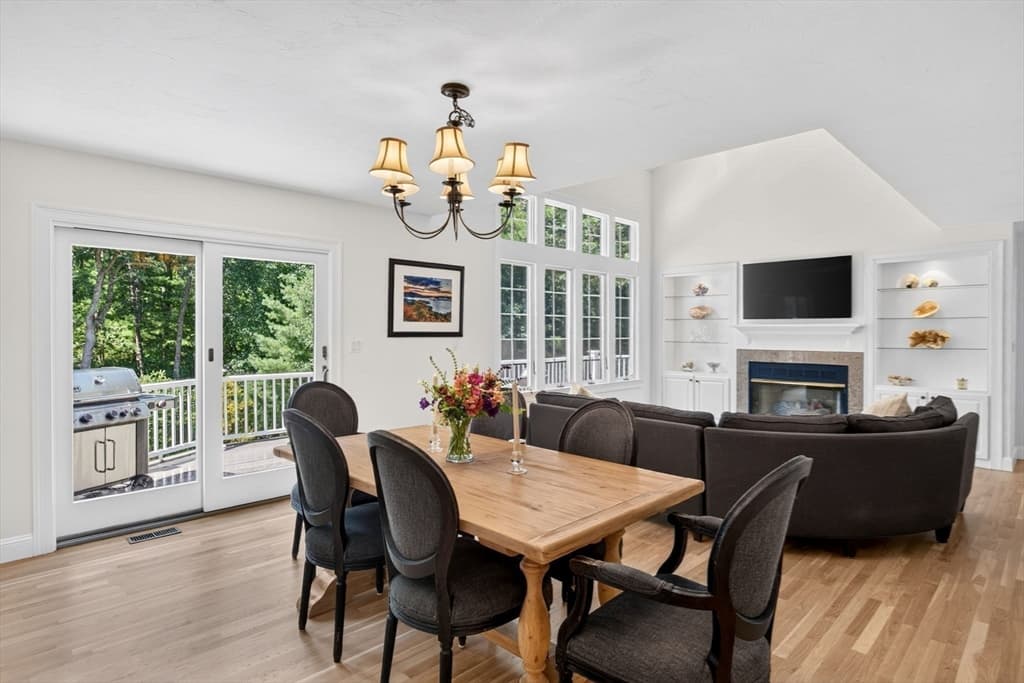 Single Family Residence at 28 Longshank Cir, Falmouth MA 02536, Falmouth, photo 17 of 31