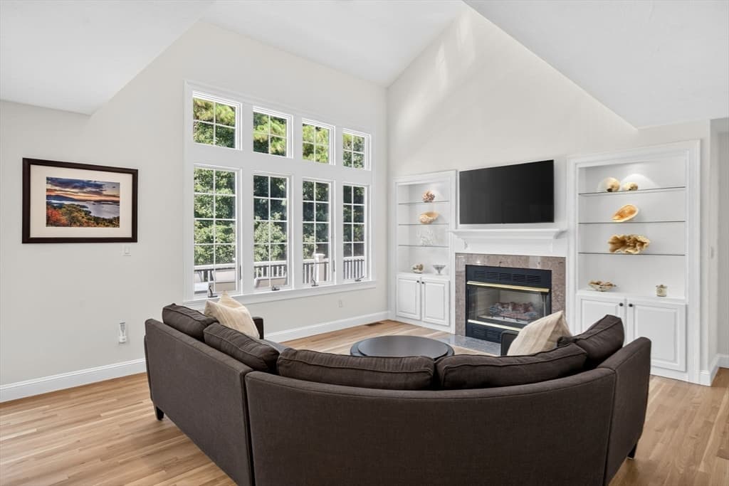 Single Family Residence at 28 Longshank Cir, Falmouth MA 02536, Falmouth, photo 14 of 31