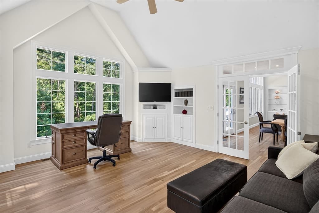 Single Family Residence at 28 Longshank Cir, Falmouth MA 02536, Falmouth, photo 18 of 31