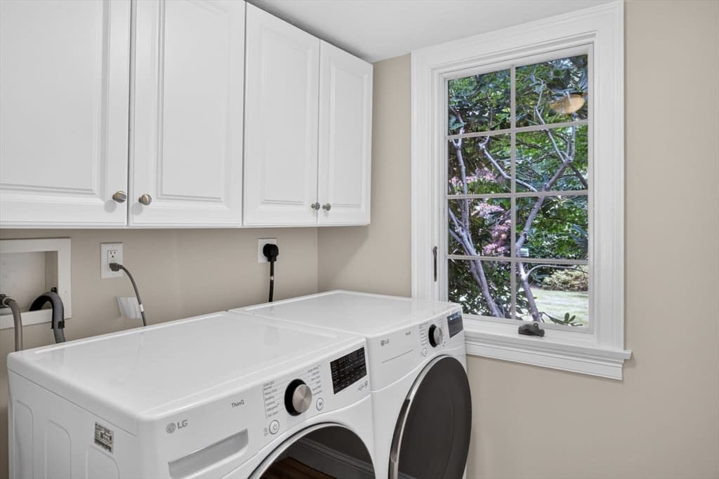 Single Family Residence at 28 Longshank Cir, Falmouth MA 02536, Falmouth, photo 21 of 31