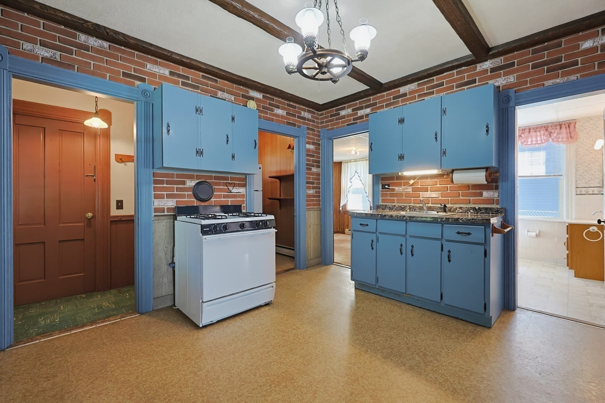 Single Family Residence at 19 Irving St, Spencer MA 01562, Spencer, photo 6 of 35