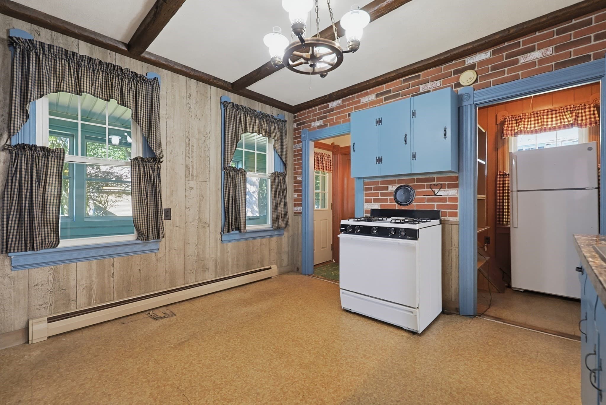 Single Family Residence at 19 Irving St, Spencer MA 01562, Spencer, photo 7 of 35