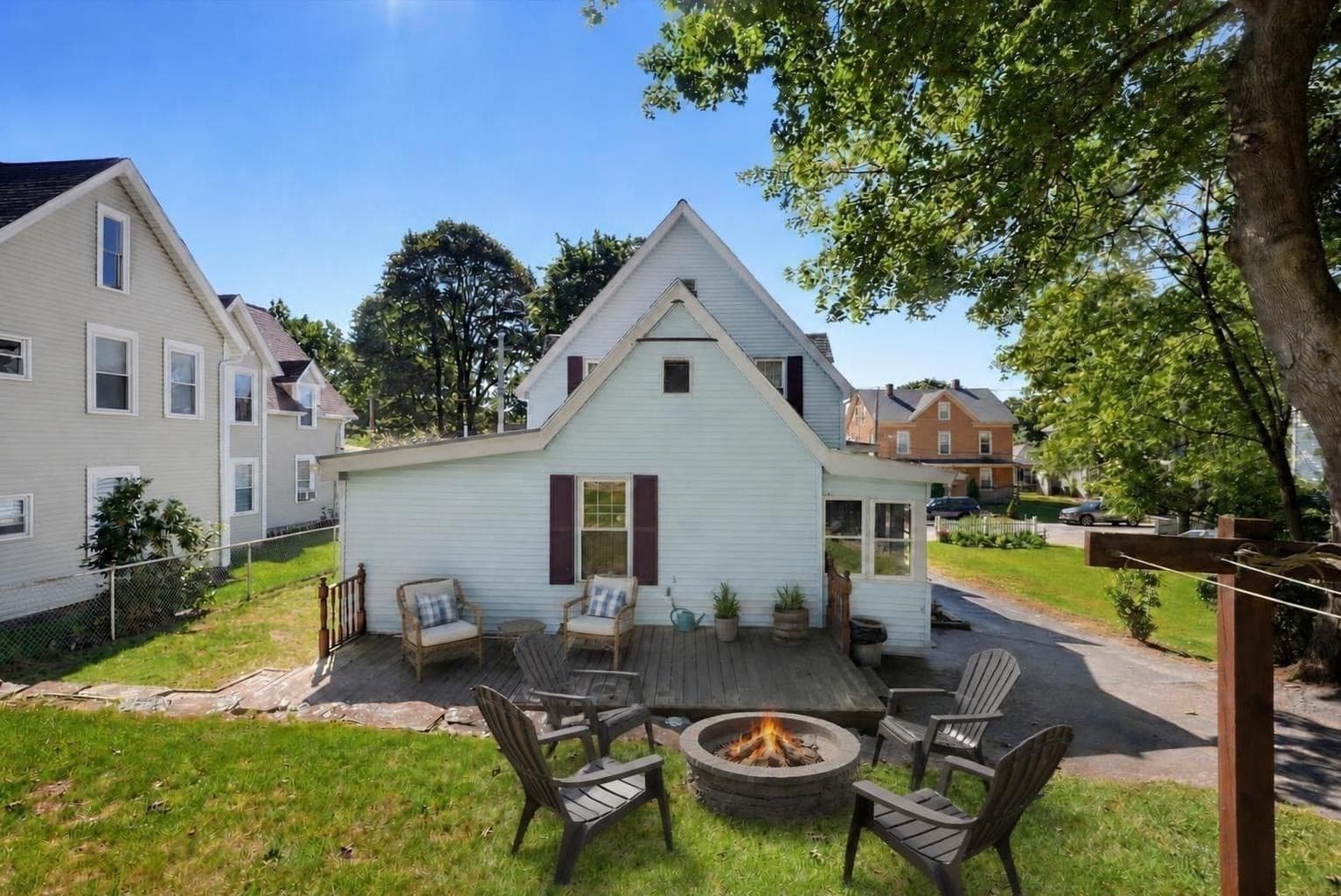 Single Family Residence at 19 Irving St, Spencer MA 01562, Spencer, photo 3 of 35