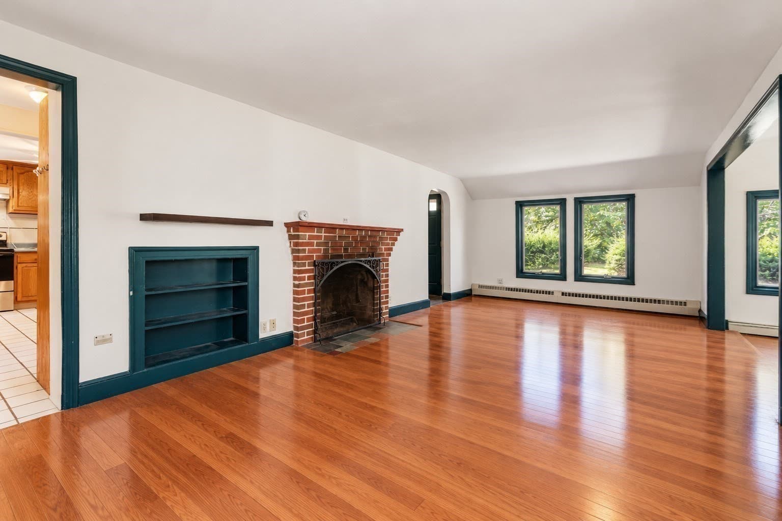 Single Family Residence at 515 Lake Avenue, Worcester MA 01604, Worcester, photo 9 of 33