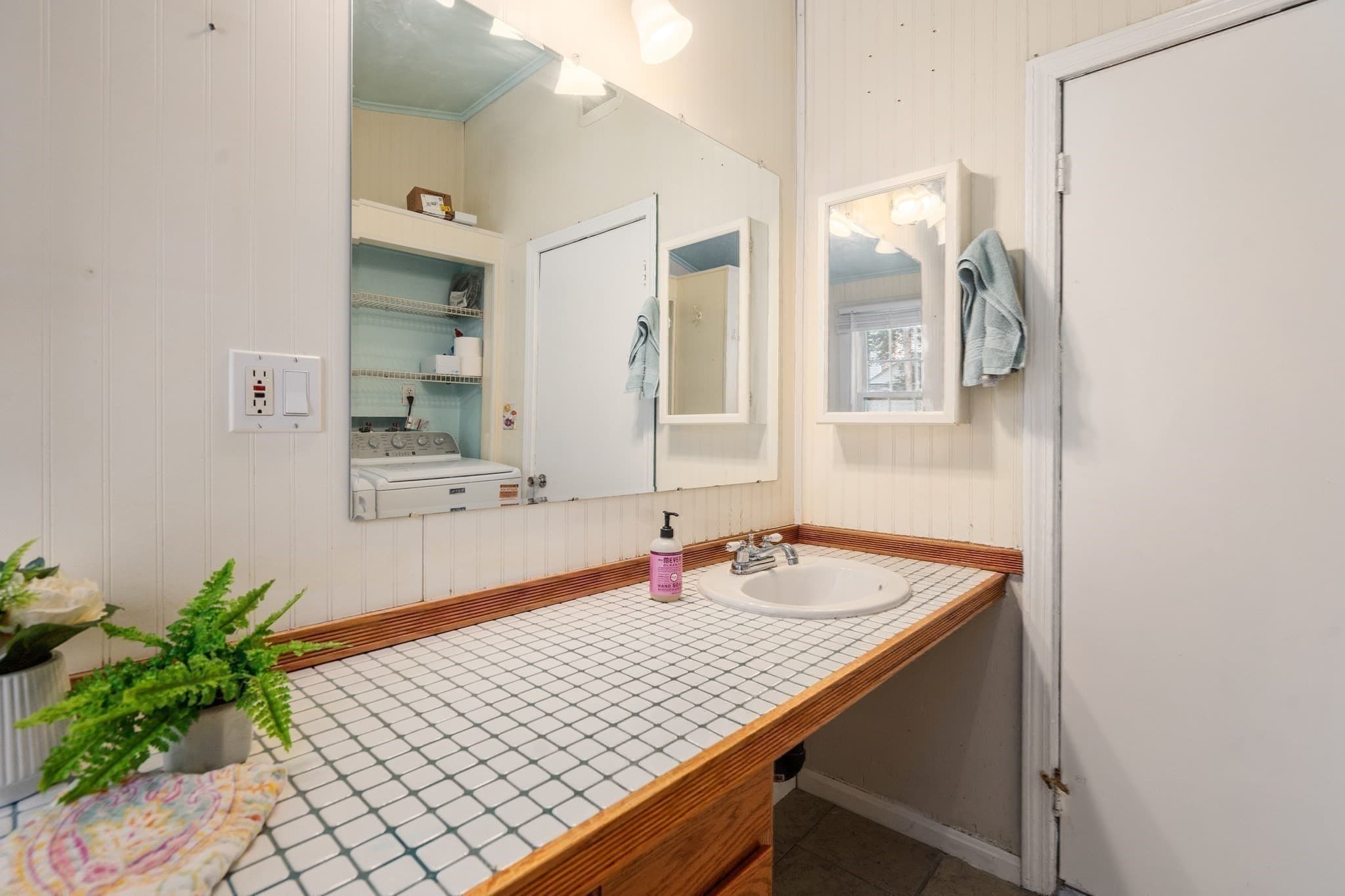 Single Family Residence at 515 Lake Avenue, Worcester MA 01604, Worcester, photo 11 of 33