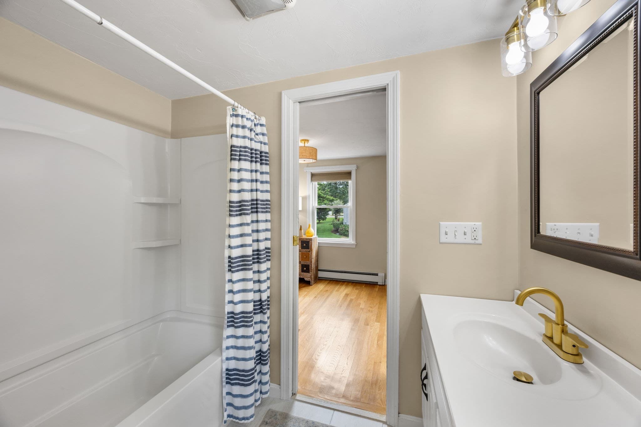 Single Family Residence at 33 Lakefield Rd, Yarmouth MA 02664, photo 16 of 33