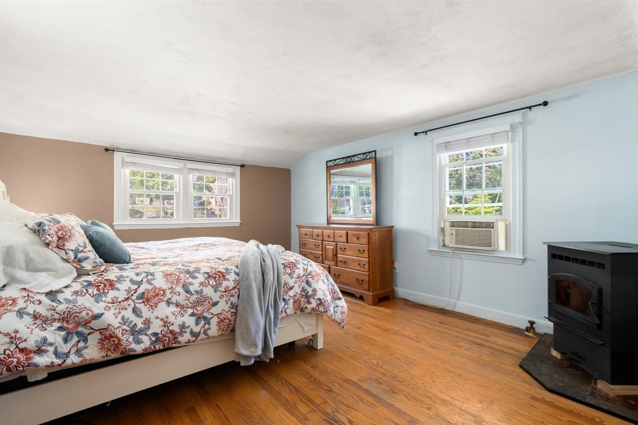 Single Family Residence at 8 Cardinal, Worcester MA 01602, Worcester, photo 20 of 38