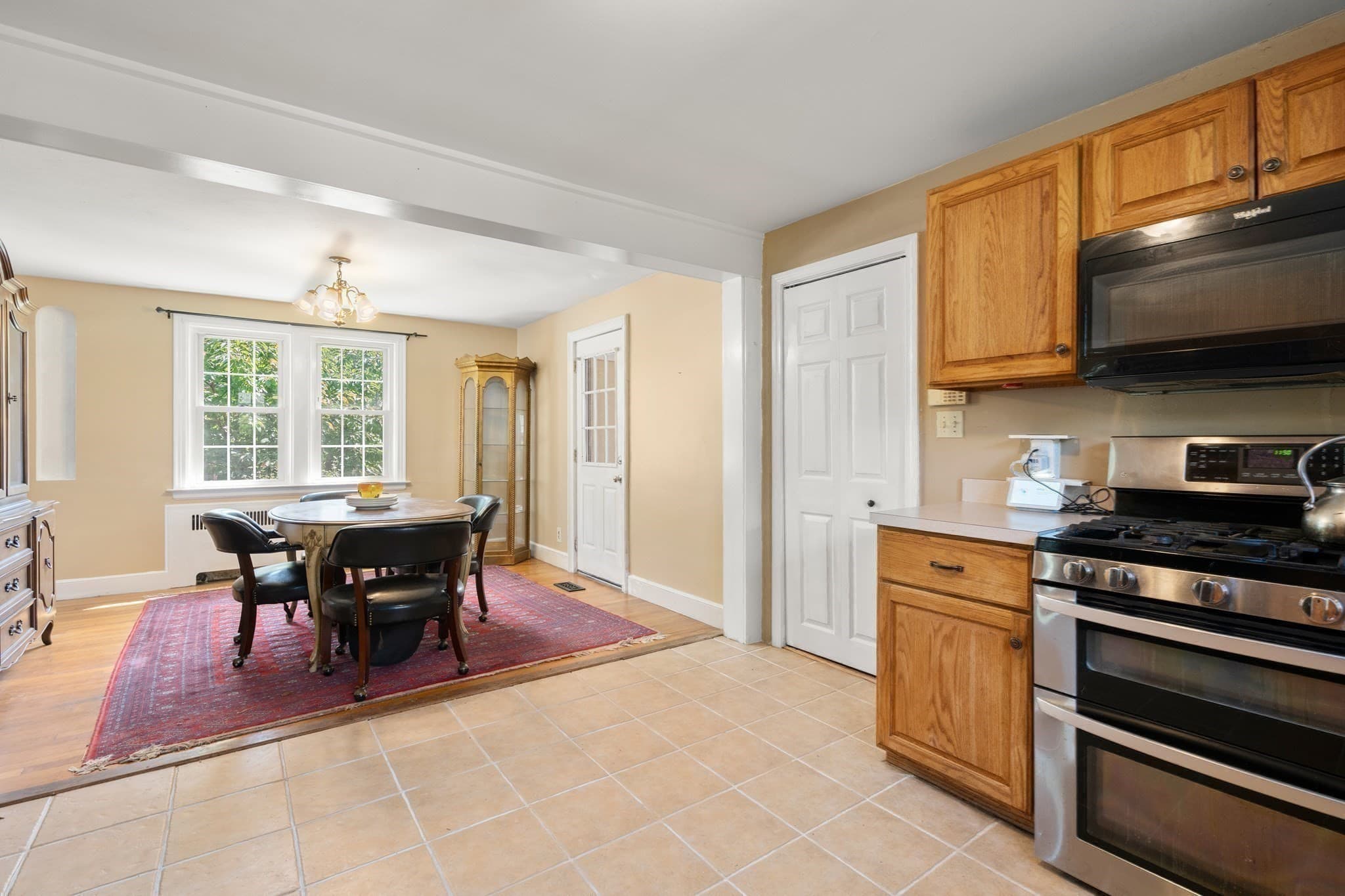 Single Family Residence at 8 Cardinal, Worcester MA 01602, Worcester, photo 9 of 38