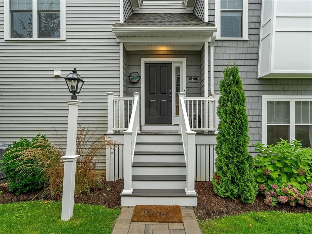 Single Family Residence at 7 Sunflower Way, Plymouth MA 02360, Plymouth, photo 3 of 31