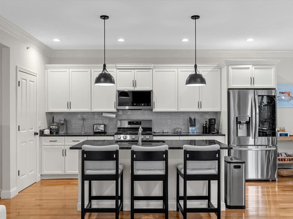 Single Family Residence at 7 Sunflower Way, Plymouth MA 02360, Plymouth, photo 9 of 31
