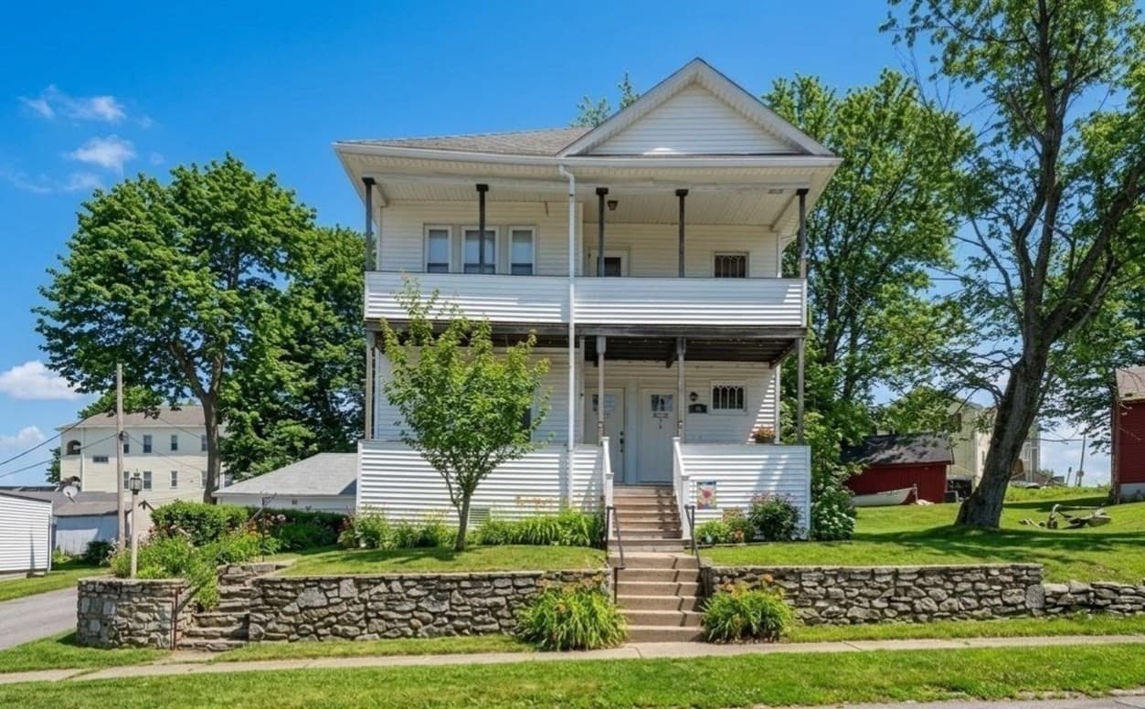 24 Ingleside Avenue, Worcester MA 01604