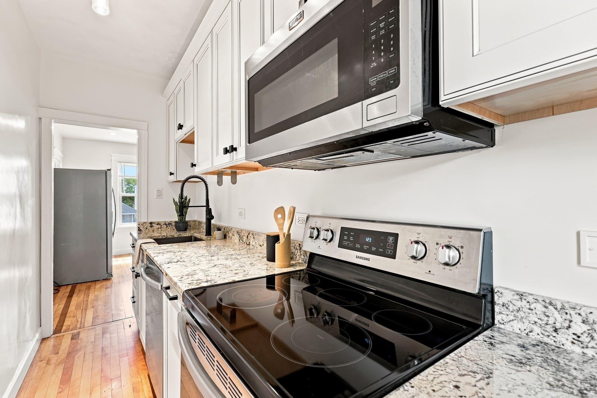 2 Family - 2 Units Up/Down at 24 Ingleside Avenue, Worcester MA 01604, Worcester, photo 9 of 42