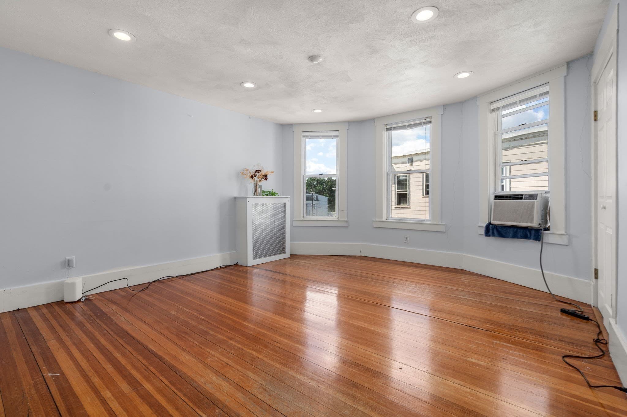 3 Family - 3 Units Up/Down at 93 Easton Street, Boston MA 02134, photo 6 of 40