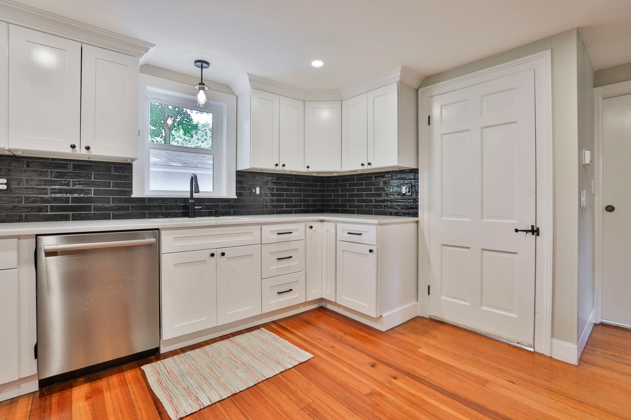 Single Family Residence at 381 Willow St, Mansfield MA 02048, Mansfield, photo 11 of 36