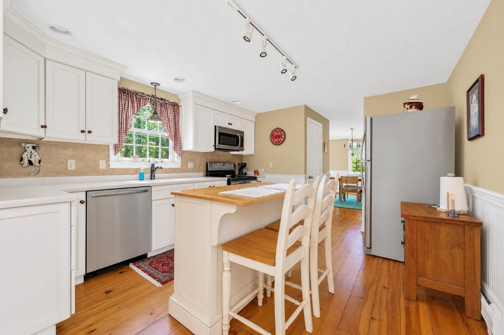 Single Family Residence at 290 Grove St, Norwell MA 02061, Norwell, photo 7 of 38