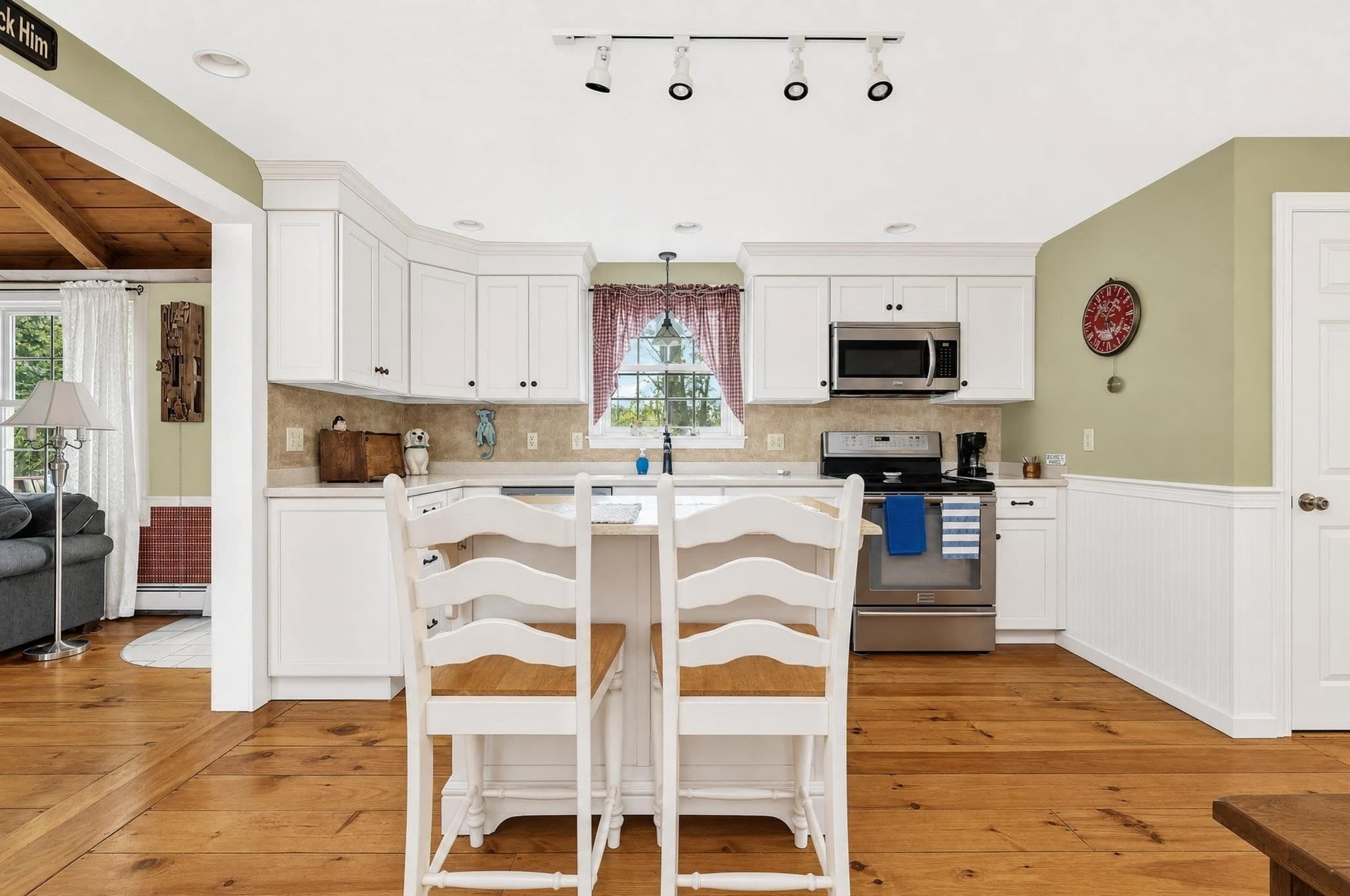 Single Family Residence at 290 Grove St, Norwell MA 02061, Norwell, photo 9 of 38