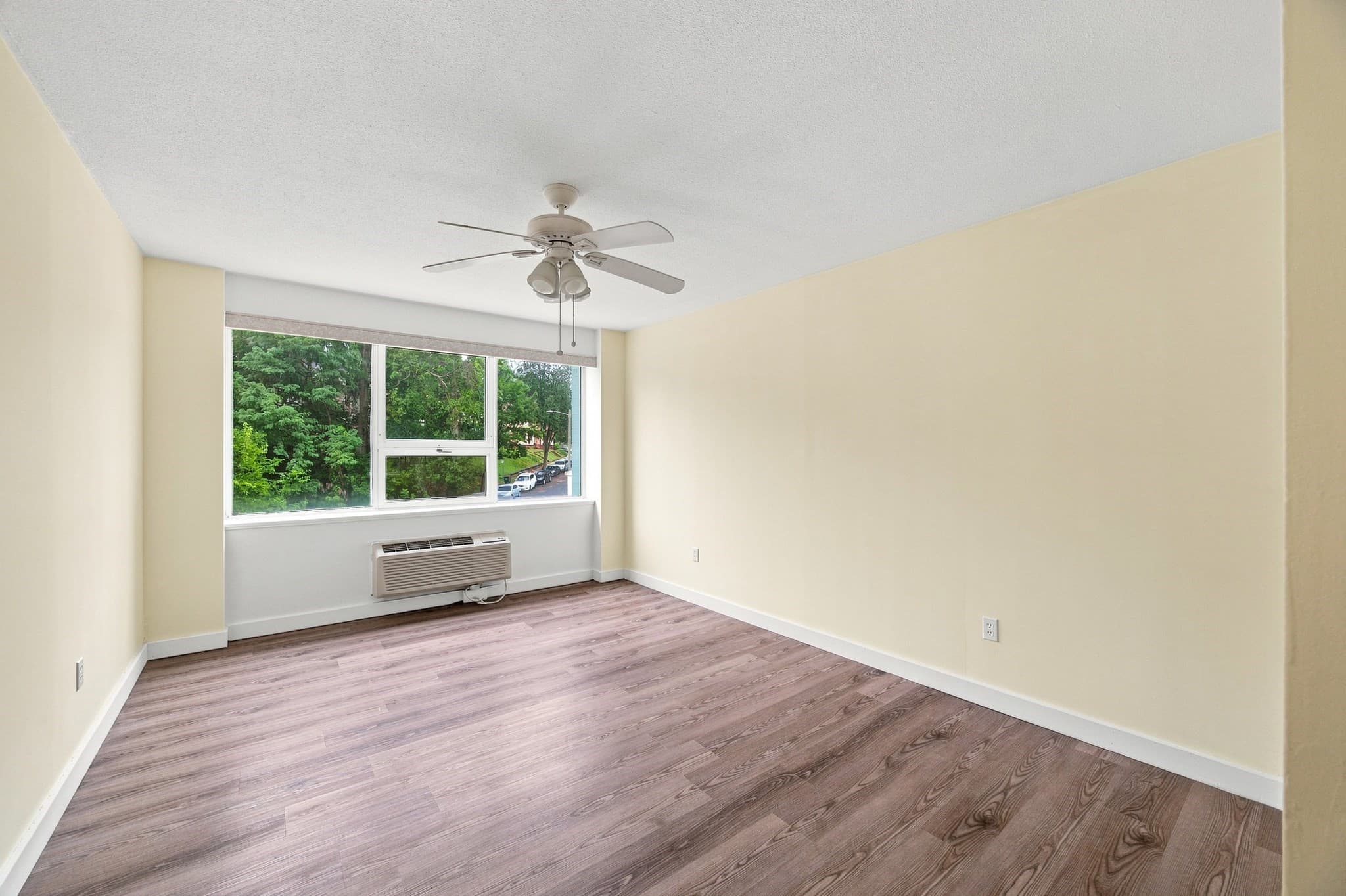Condominium at 101 Mulberry St # 219, Springfield MA 01105, Springfield, photo 6 of 9
