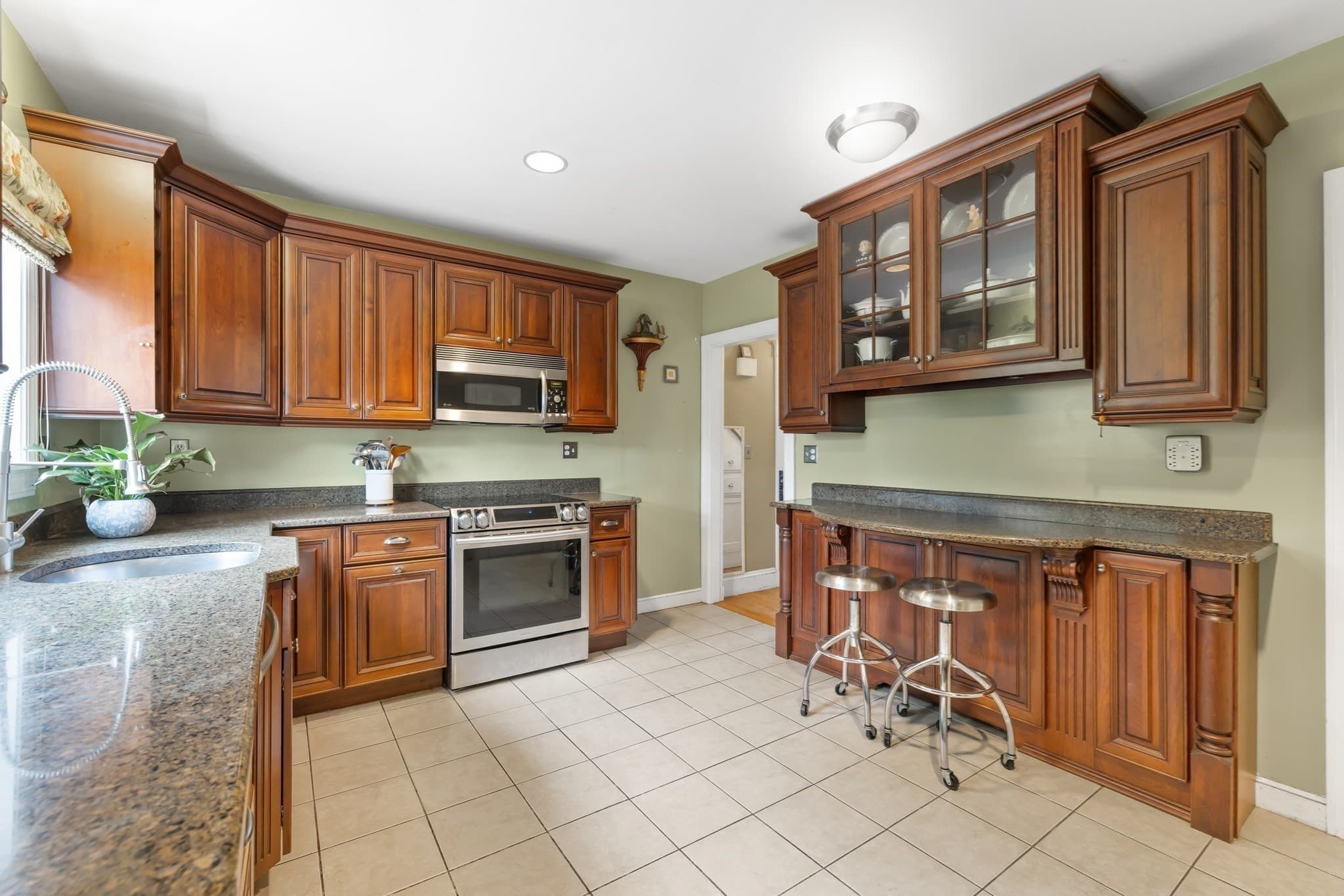 Single Family Residence at 820 Beaver St, Waltham MA 02452, photo 10 of 36