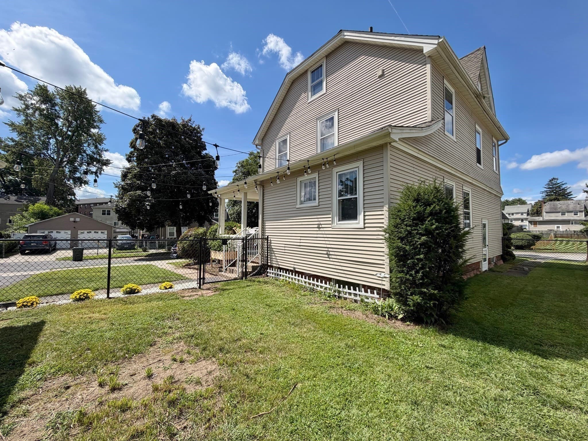 Single Family Residence at 6 Mortimer St, Springfield MA 01109, Springfield, photo 41 of 42