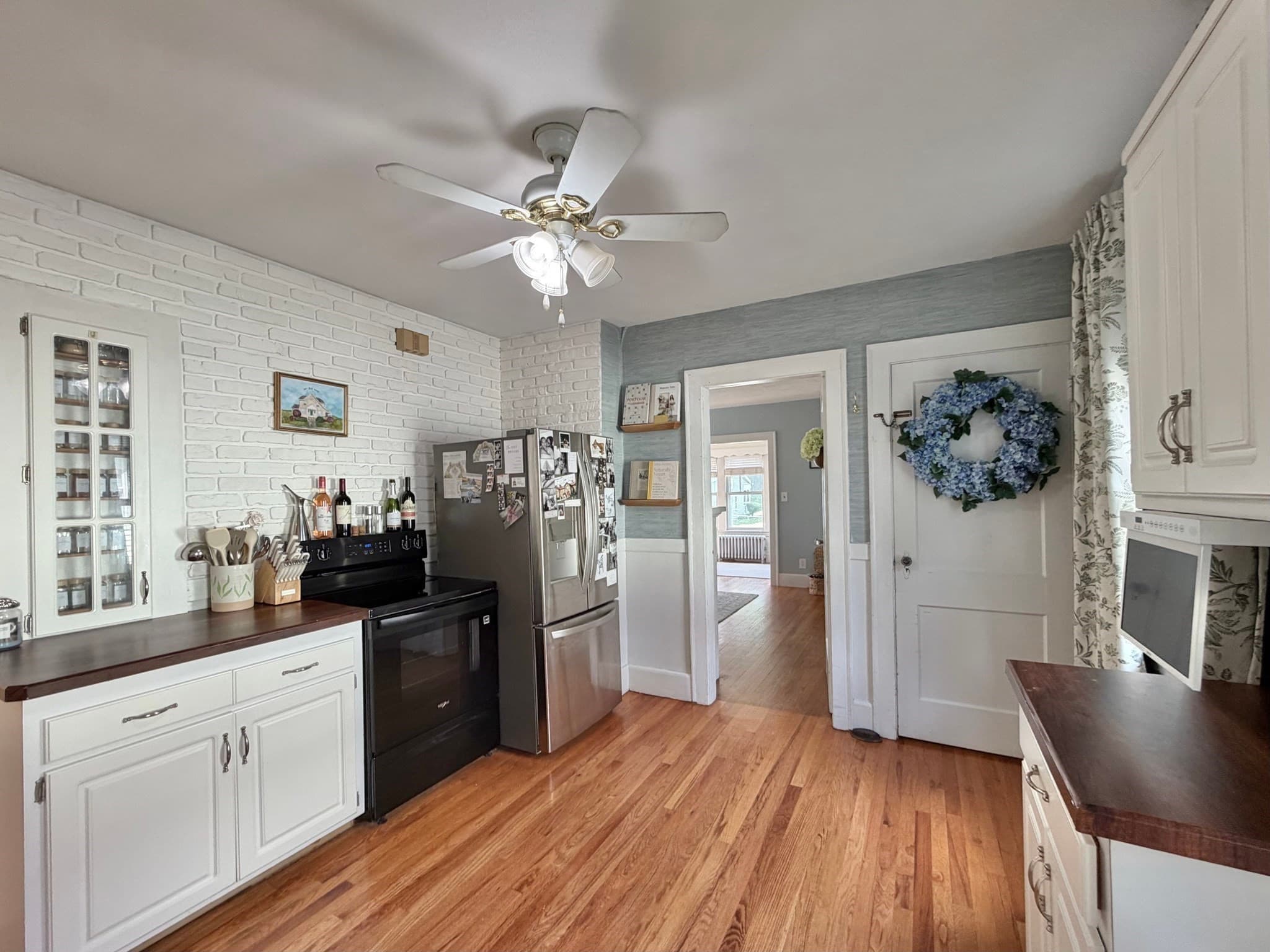 Single Family Residence at 6 Mortimer St, Springfield MA 01109, Springfield, photo 4 of 42