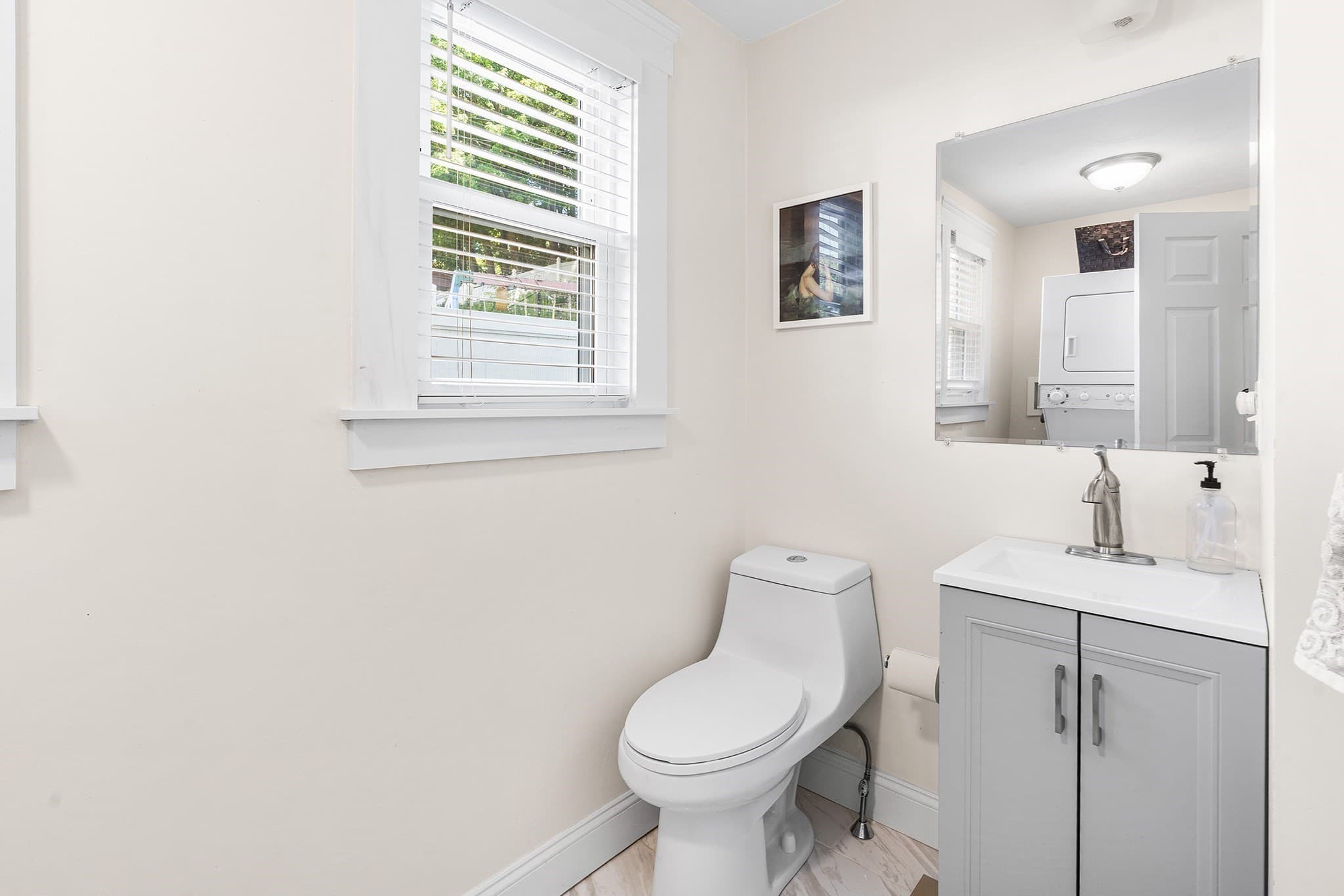 Single Family Residence at 15 S Flagg St, Worcester MA 01602, Worcester, photo 8 of 34