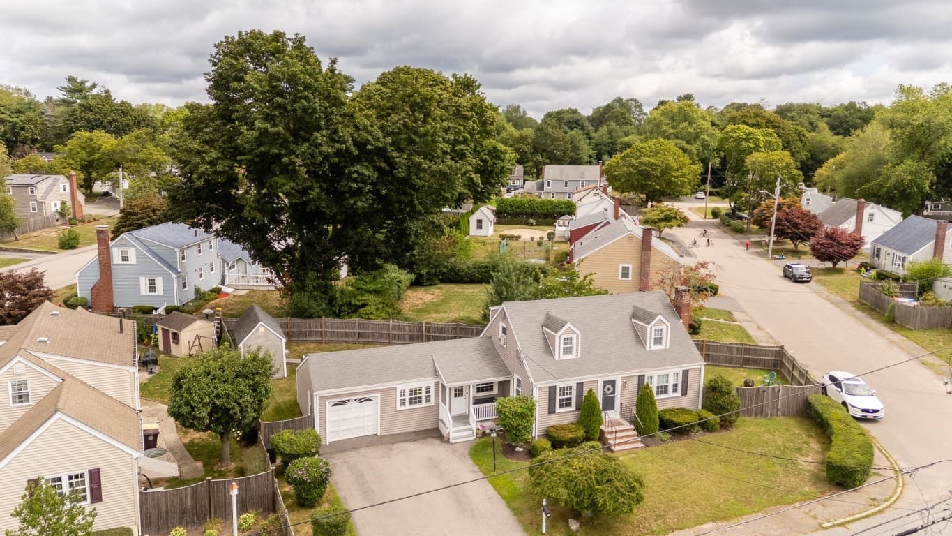 Single Family Residence at 52 Chisholm Rd, Weymouth MA 02190, photo 2 of 32