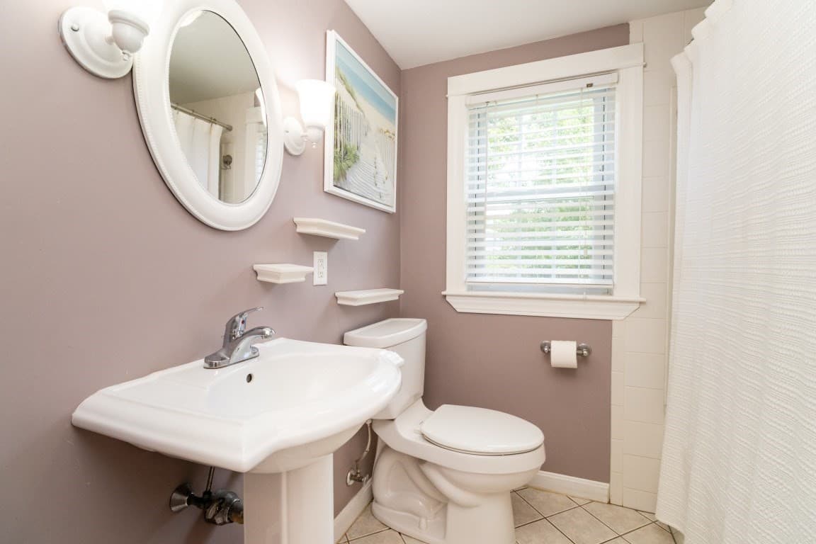 Single Family Residence at 52 Chisholm Rd, Weymouth MA 02190, photo 13 of 32