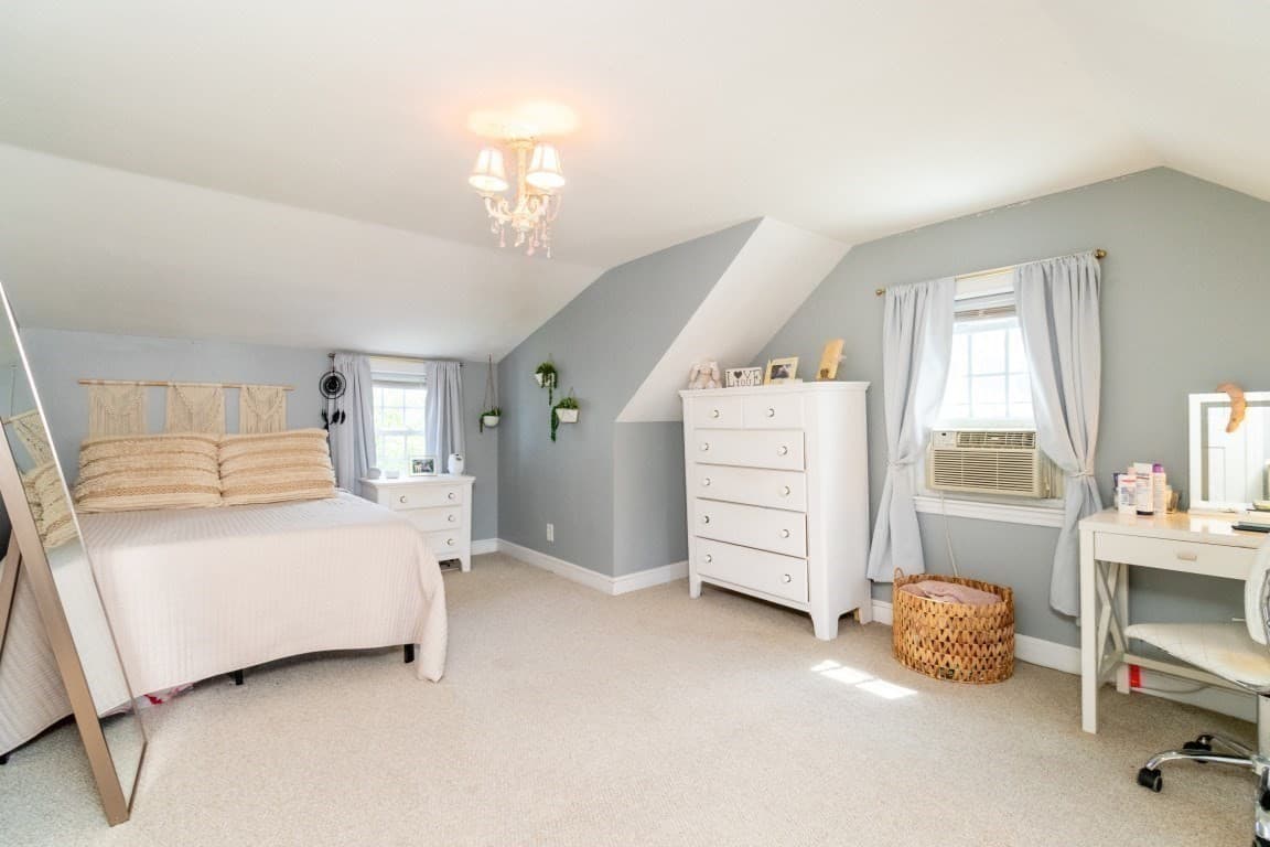 Single Family Residence at 52 Chisholm Rd, Weymouth MA 02190, photo 16 of 32