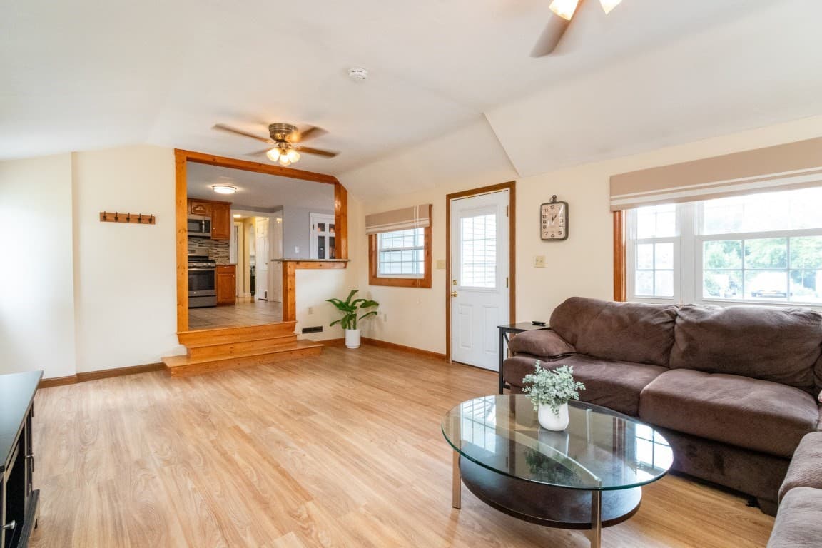 Single Family Residence at 52 Chisholm Rd, Weymouth MA 02190, photo 3 of 32