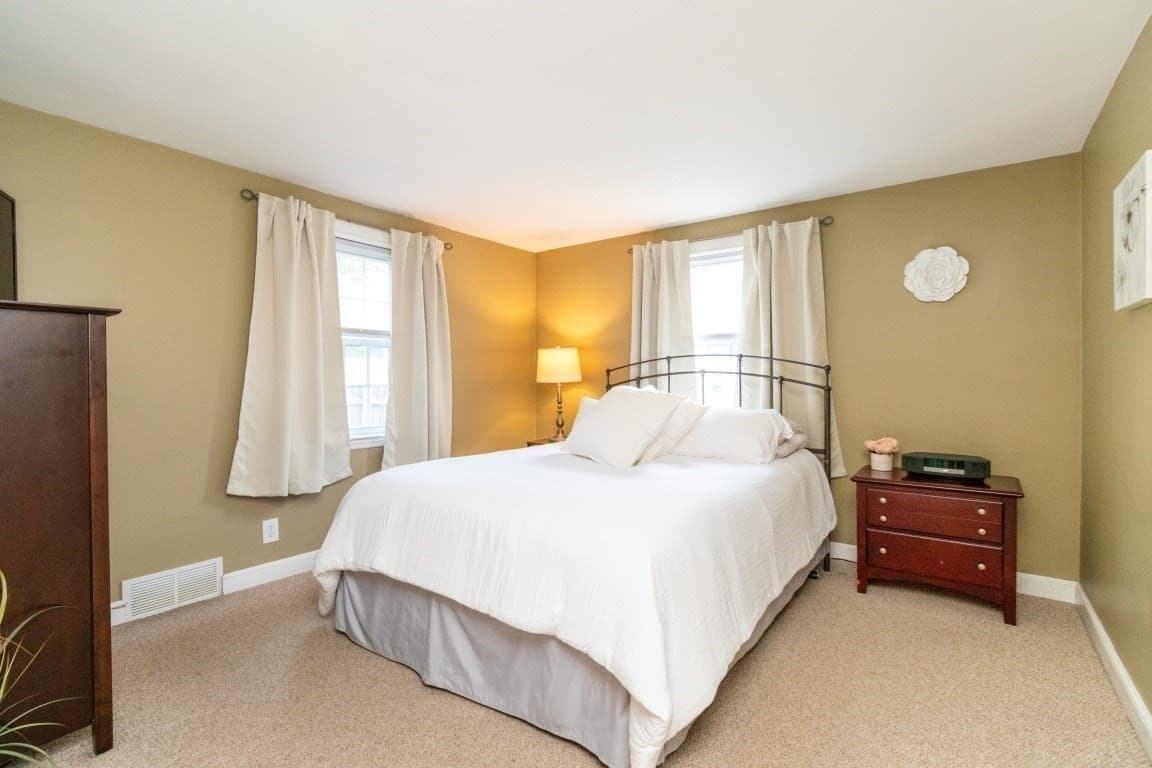 Single Family Residence at 52 Chisholm Rd, Weymouth MA 02190, photo 14 of 32