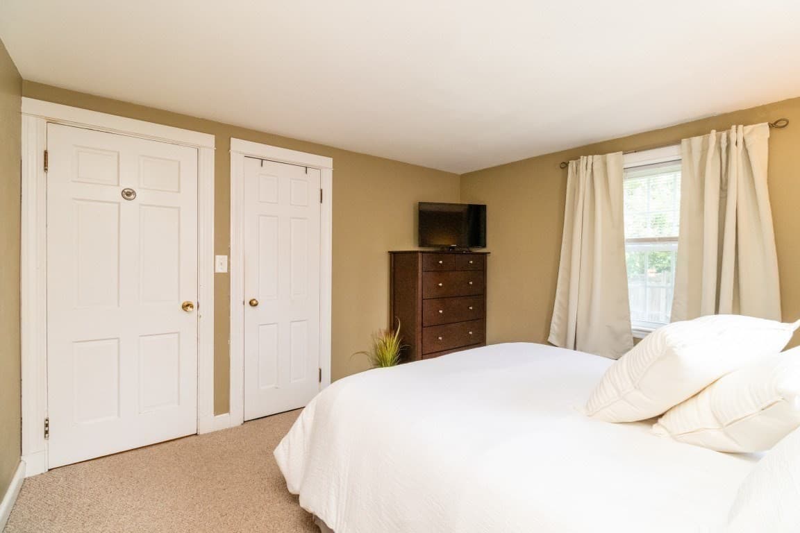 Single Family Residence at 52 Chisholm Rd, Weymouth MA 02190, photo 15 of 32