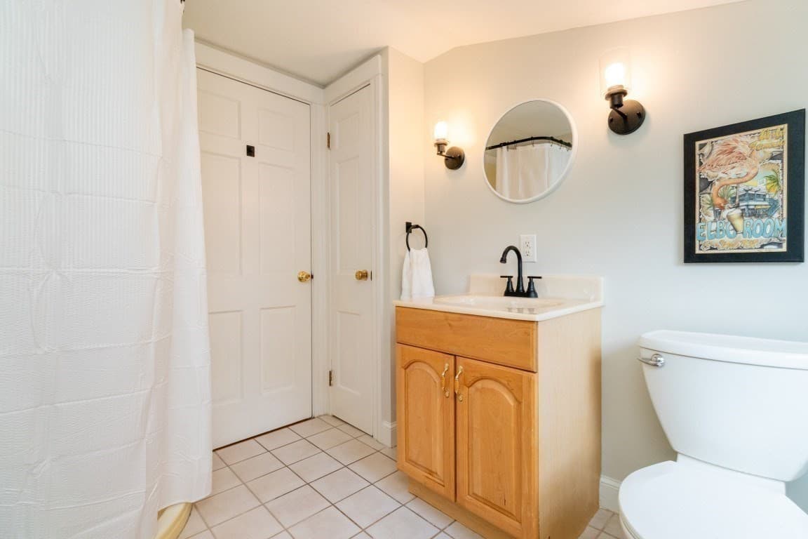 Single Family Residence at 52 Chisholm Rd, Weymouth MA 02190, photo 19 of 32