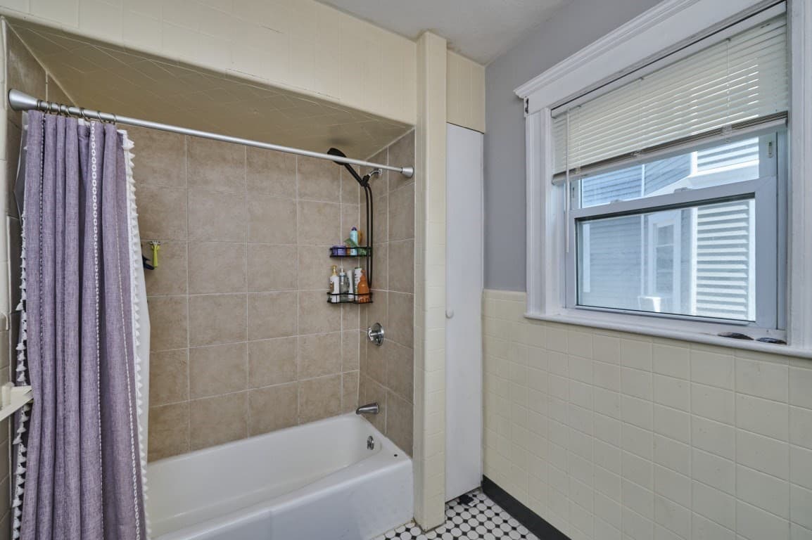 3 Family at 78 Fellsway West, Somerville MA 02145, Somerville, photo 13 of 40