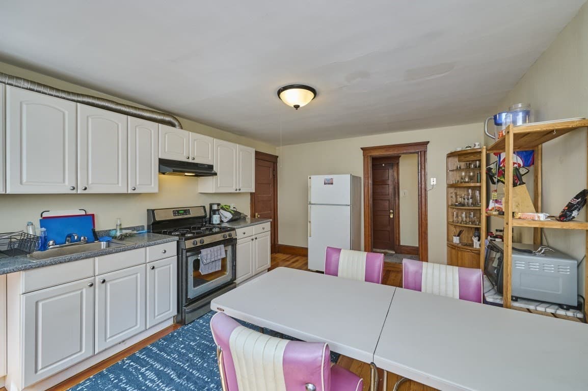 3 Family at 78 Fellsway West, Somerville MA 02145, Somerville, photo 26 of 40