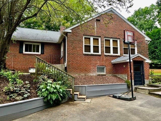 Single Family Residence at 10 Chestnut Street, Hatfield MA 01038, Hatfield, photo 6 of 33