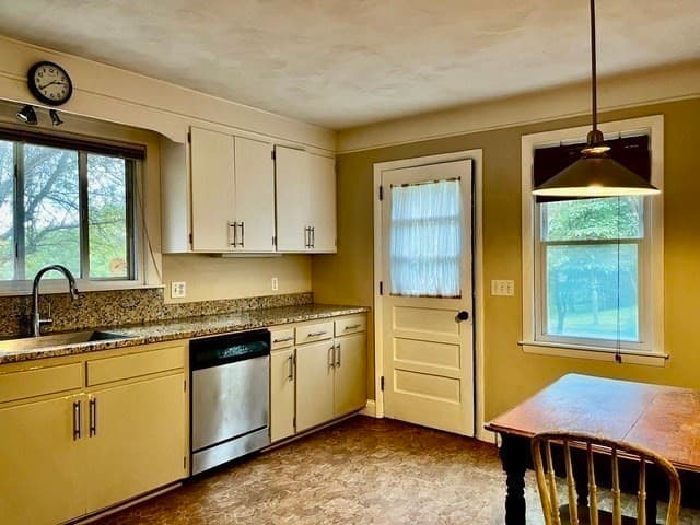 Single Family Residence at 10 Chestnut Street, Hatfield MA 01038, Hatfield, photo 13 of 33