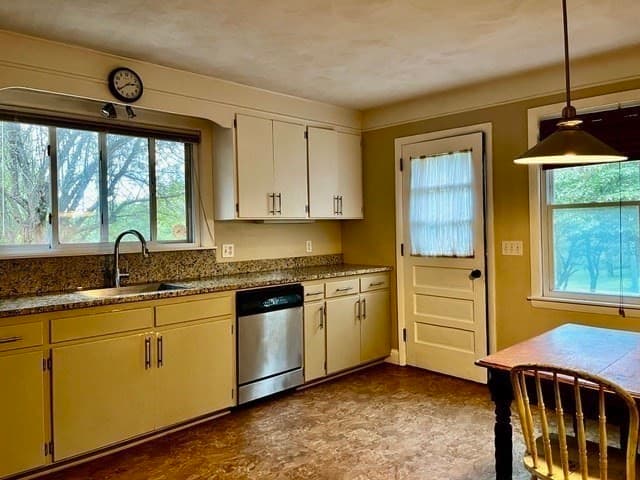 Single Family Residence at 10 Chestnut Street, Hatfield MA 01038, Hatfield, photo 10 of 33