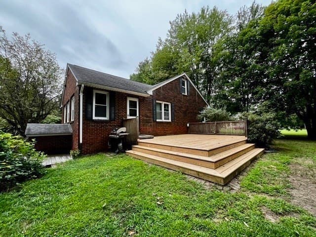 Single Family Residence at 10 Chestnut Street, Hatfield MA 01038, Hatfield, photo 8 of 33