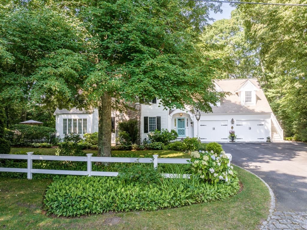 Single Family Residence at 15 Long Pond Cir, Barnstable MA 02632, Barnstable, photo 2 of 41