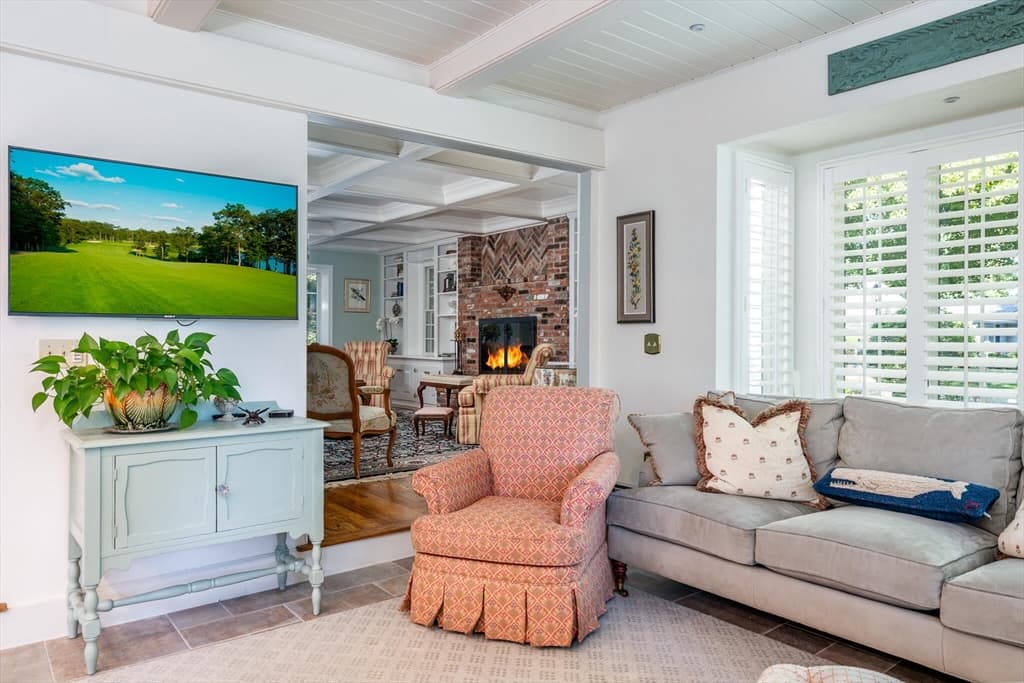 Single Family Residence at 15 Long Pond Cir, Barnstable MA 02632, Barnstable, photo 13 of 41