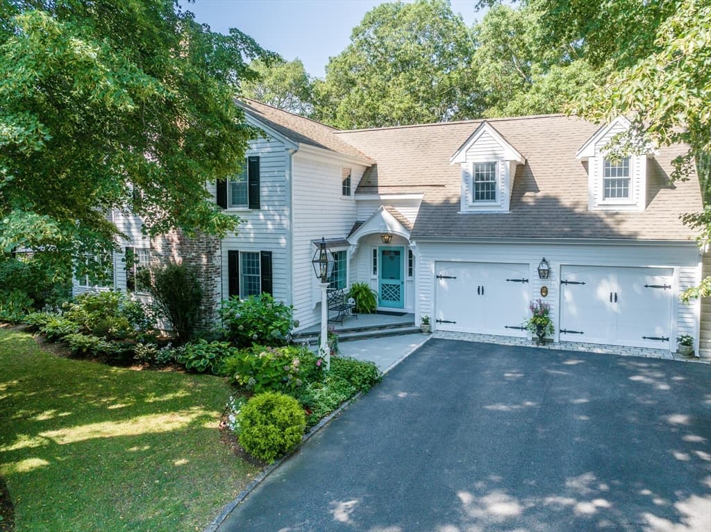 15 Long Pond Cir, Barnstable MA 02632