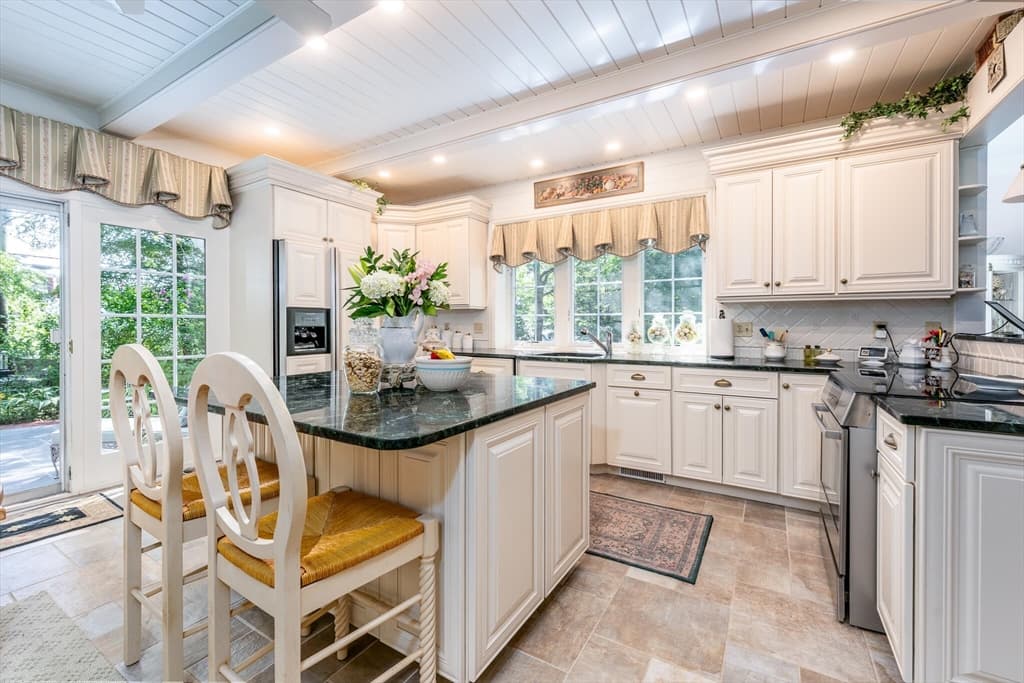 Single Family Residence at 15 Long Pond Cir, Barnstable MA 02632, Barnstable, photo 5 of 41